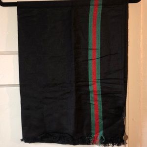 Black soft Gucci print scarf